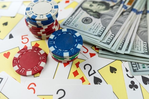 carta 4d mobile app interface showing live games